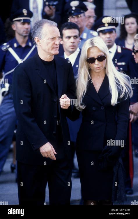 donatella versace parla di gianni|gianni versace funeral.